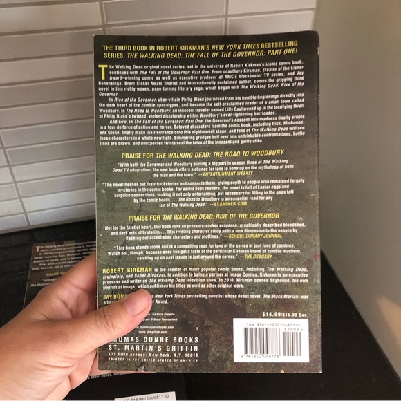 The Walking Dead: The Fall of the Governor Books 1 & 2 - Picture 7 of 8
